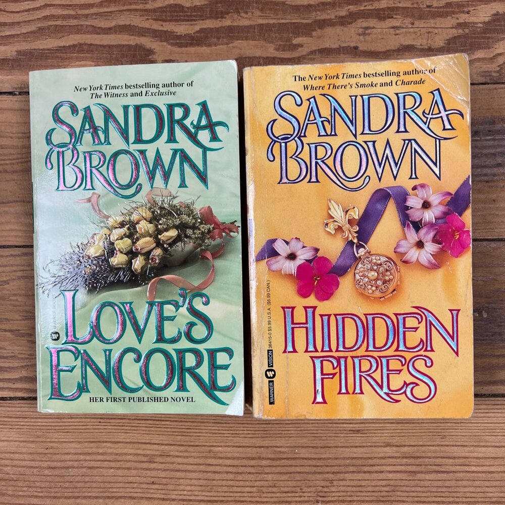 NYT Bestselling Author LOT OF 2 SANDRA BROWN ROMANCE NOVELS PAPERBACK